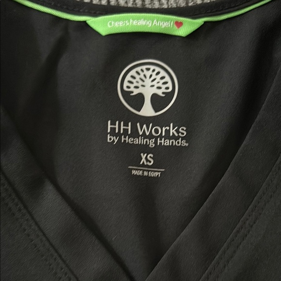 Healing Hands Black Scrub Set - Picture 8 of 10